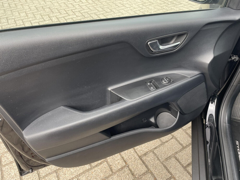 Kia Stonic 1.0 T-GDi MHEV DynamicLine 9