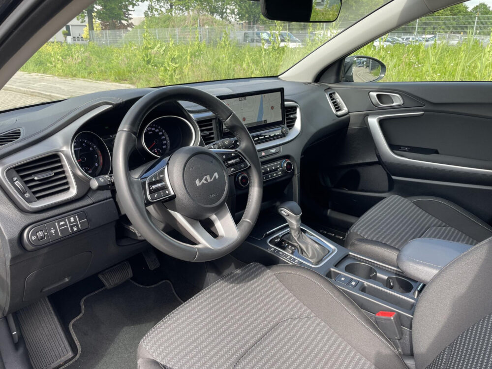 Kia Ceed 1.5 T-GDi MHEV DynamicLine 8