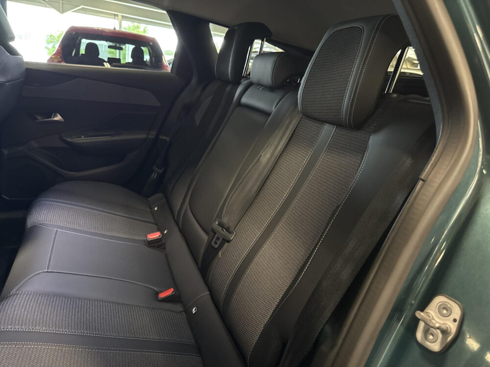 Peugeot 308 SW 1.6 HYbrid 180 Allure Pack Business 12