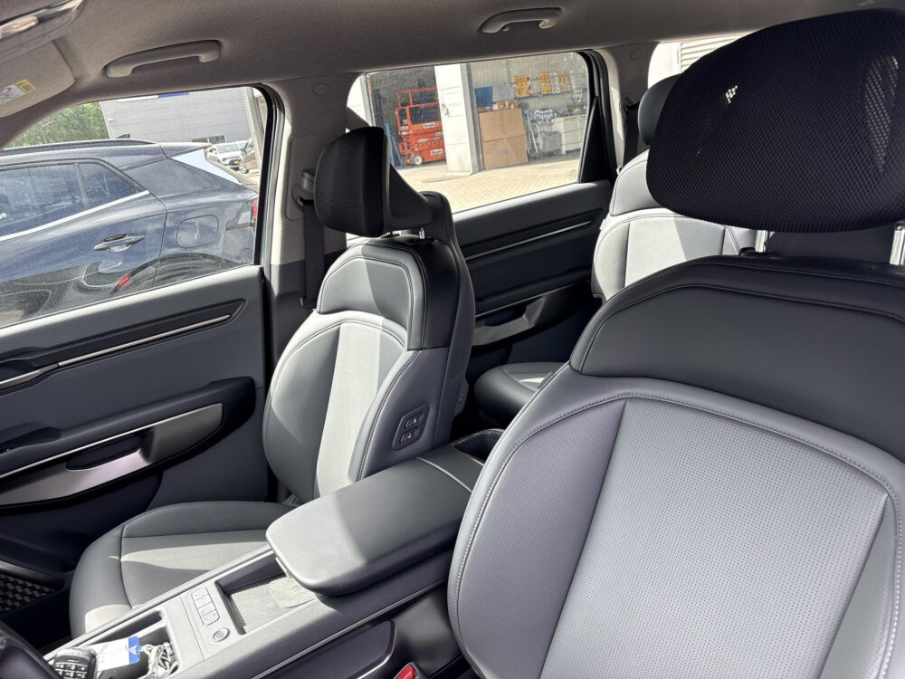 Kia EV9 First Edition 76.1 kWh 11