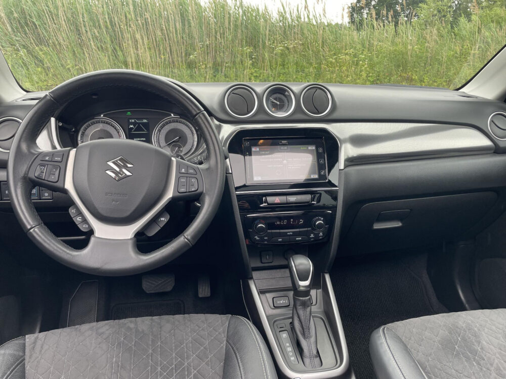 Suzuki Vitara 1.5 Hybrid Style 12