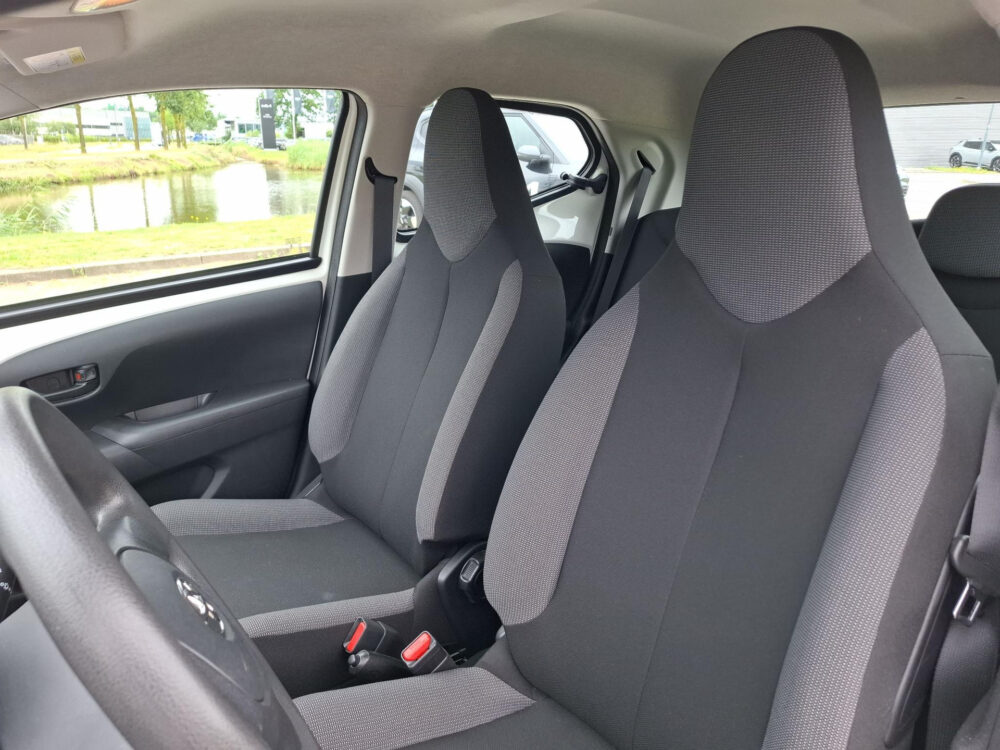 Toyota Aygo 1.0 VVT-i x 10