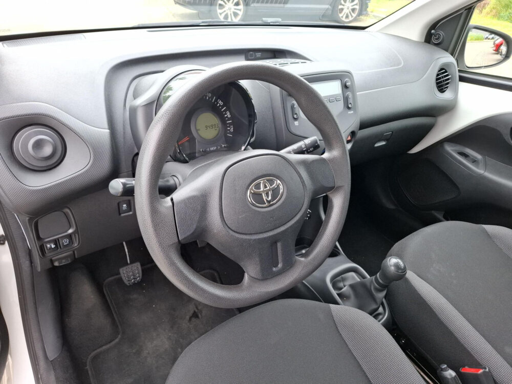 Toyota Aygo 1.0 VVT-i x 8