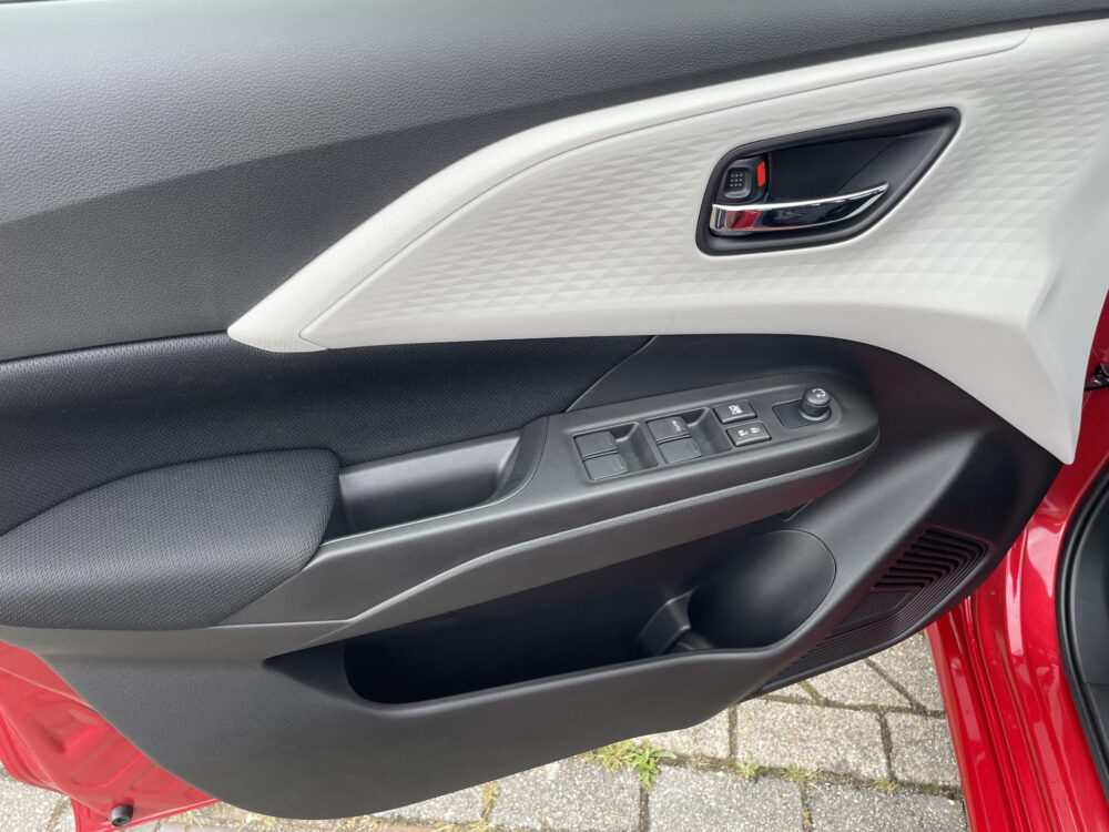 Suzuki Swift 1.2 Comfort Smart Hybrid 9