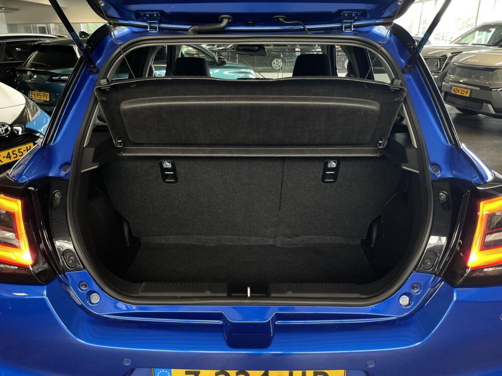 Suzuki Swift 1.2 Style Smart Hybrid 16