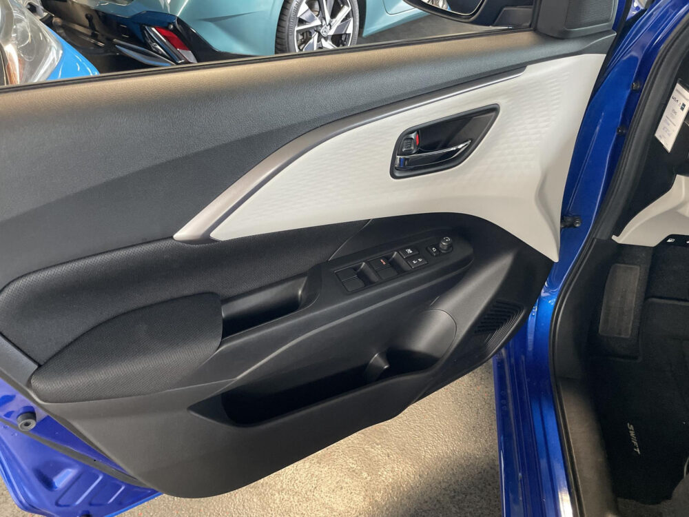 Suzuki Swift 1.2 Style Smart Hybrid 9