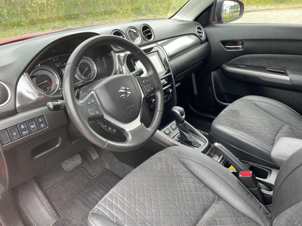 Suzuki Vitara 1.5 Hybrid Style 8