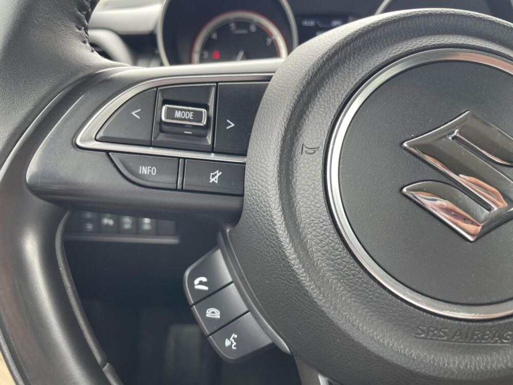Suzuki Swift 1.2 Select Smart Hybrid 26