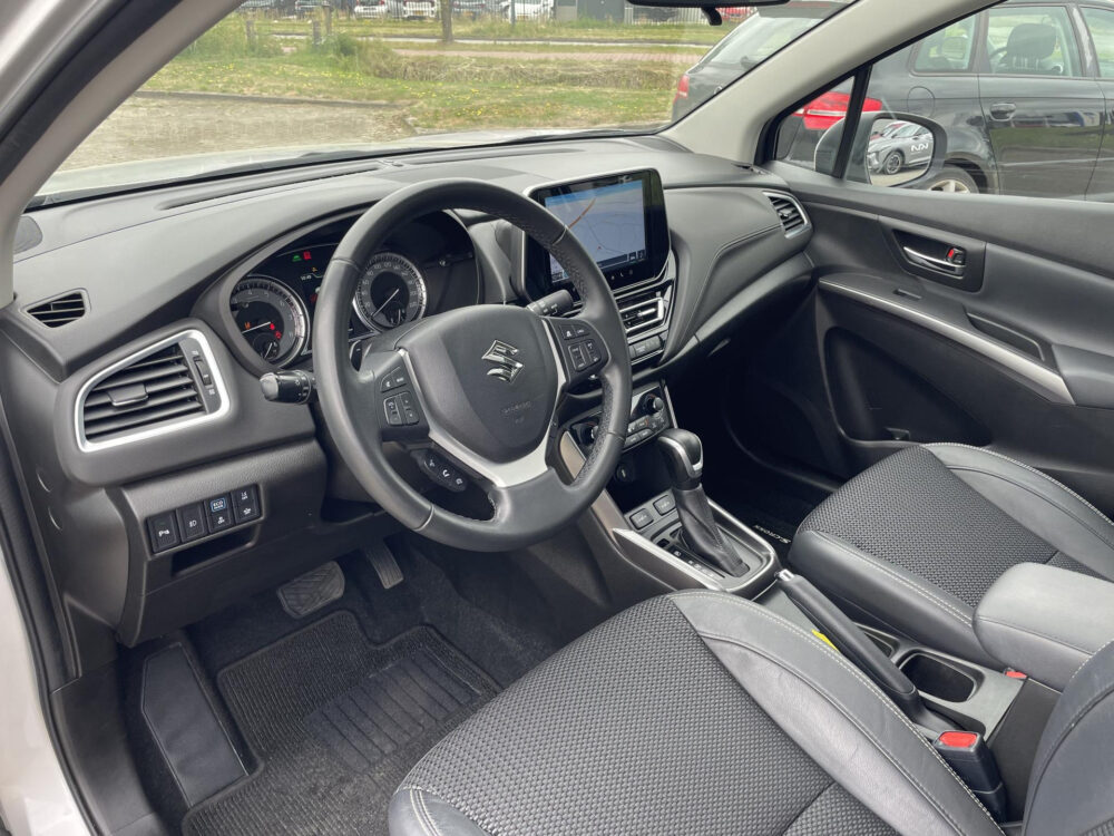 Suzuki S-Cross 1.5 Hybrid Style 8