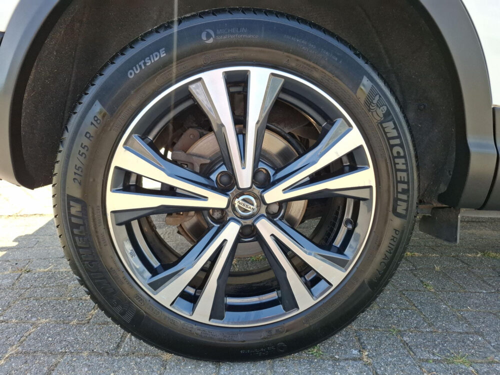 Nissan QASHQAI 1.3 DIG-T Design Edition 17