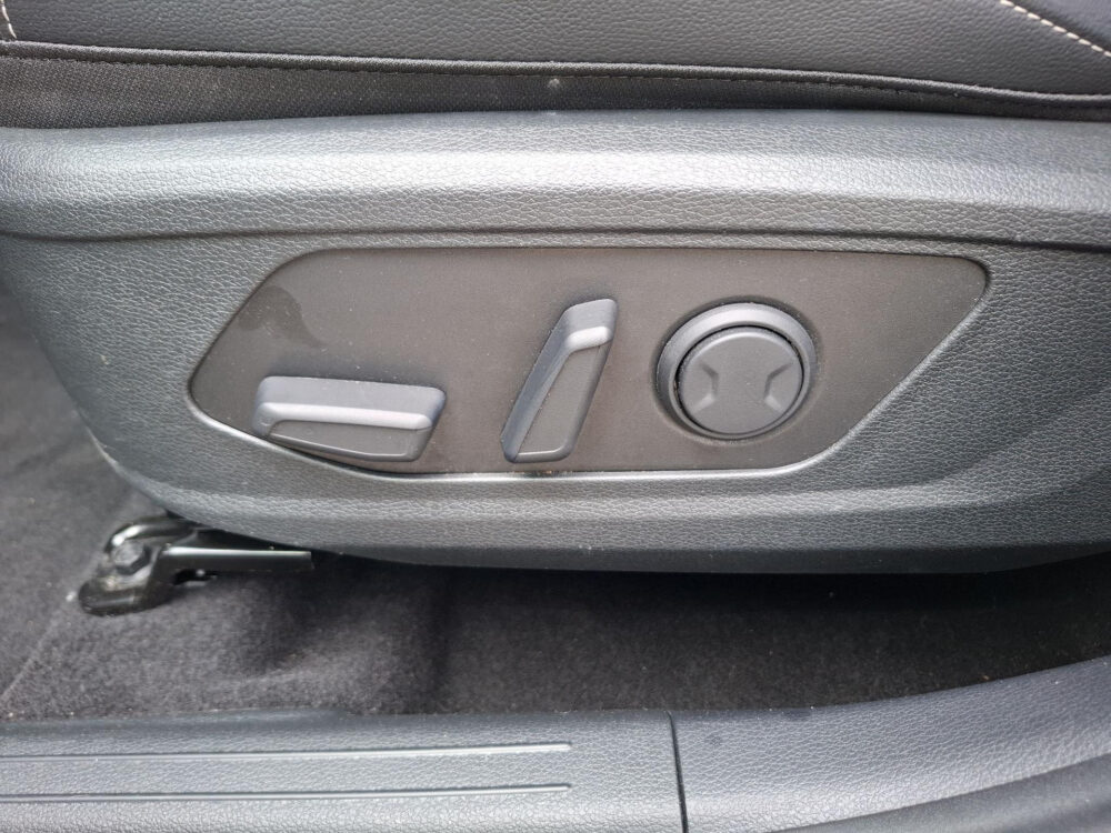 Kia 30