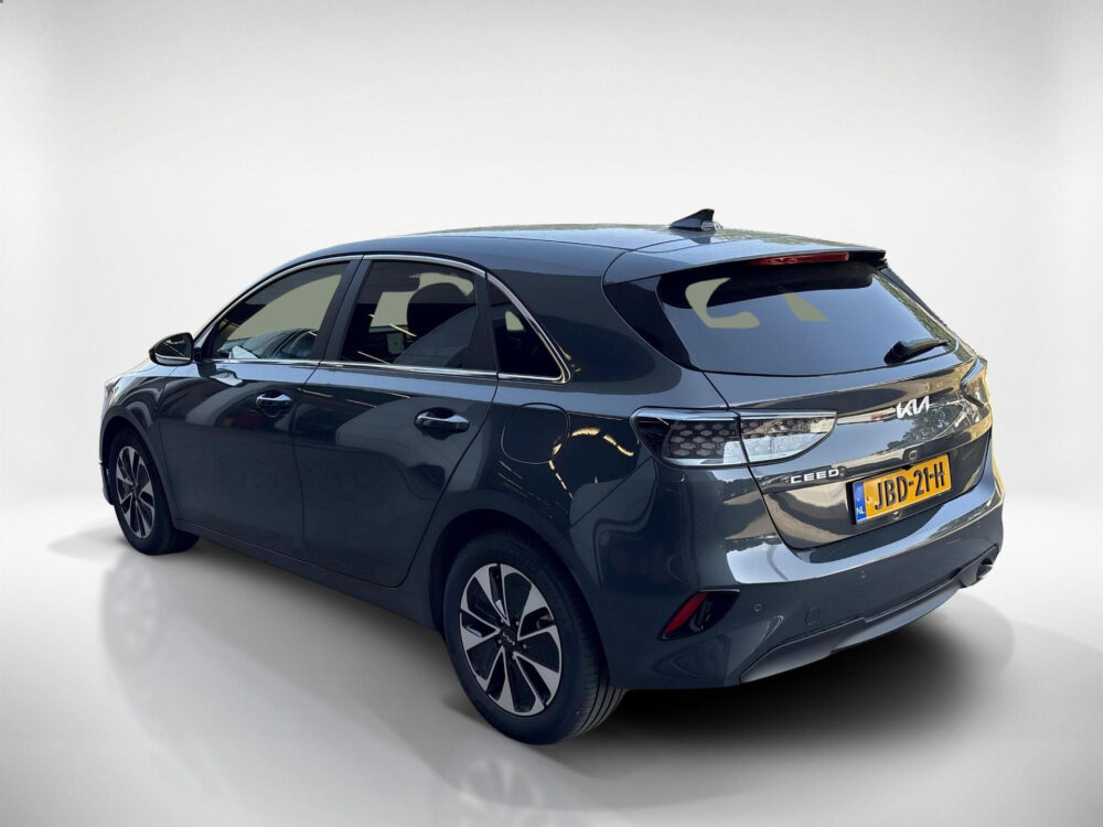 Kia 6