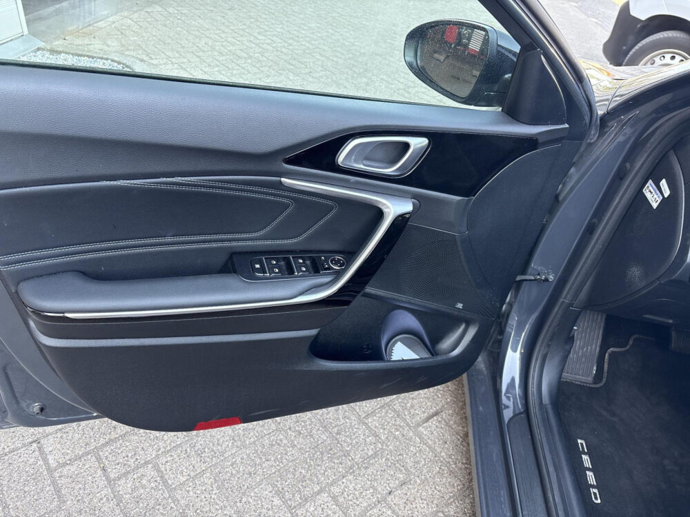Kia 9