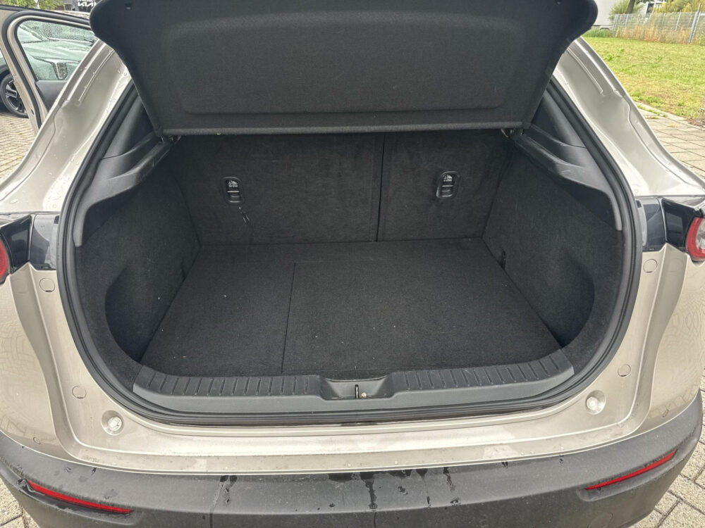 Mazda 16