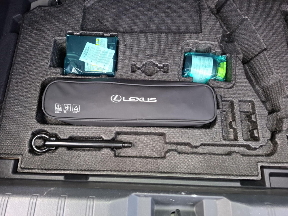 Lexus 18