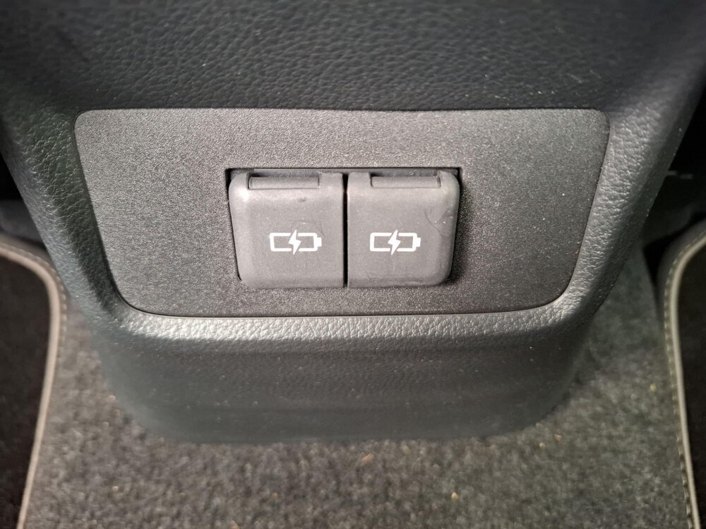 Lexus 19