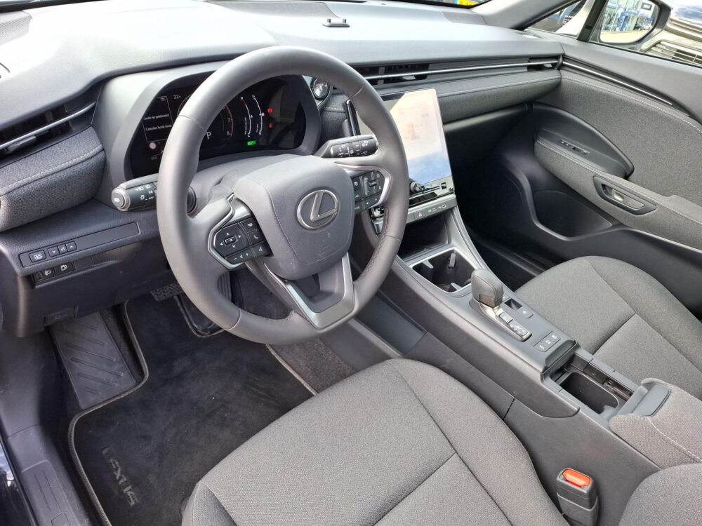 Lexus 8