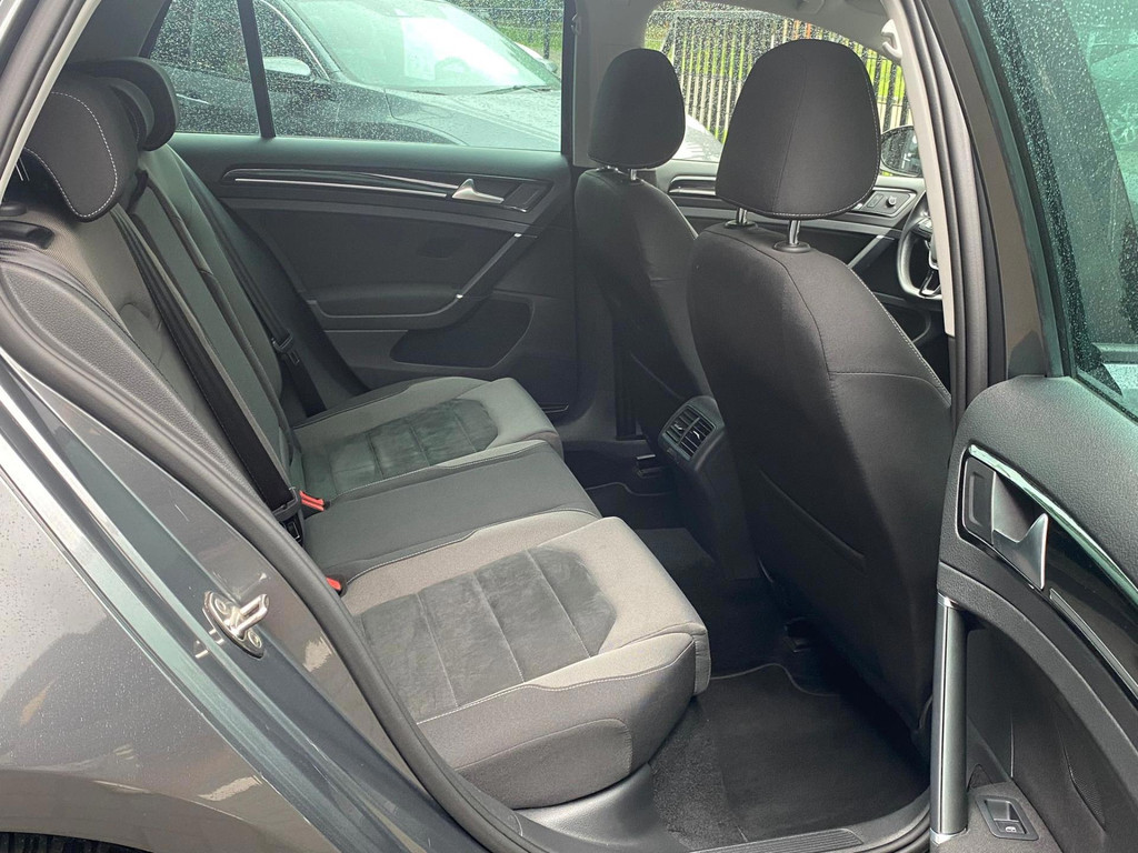 Volkswagen Golf 7.5 1.5 TSI 150PK Highline R-LINE NAVI LED 29