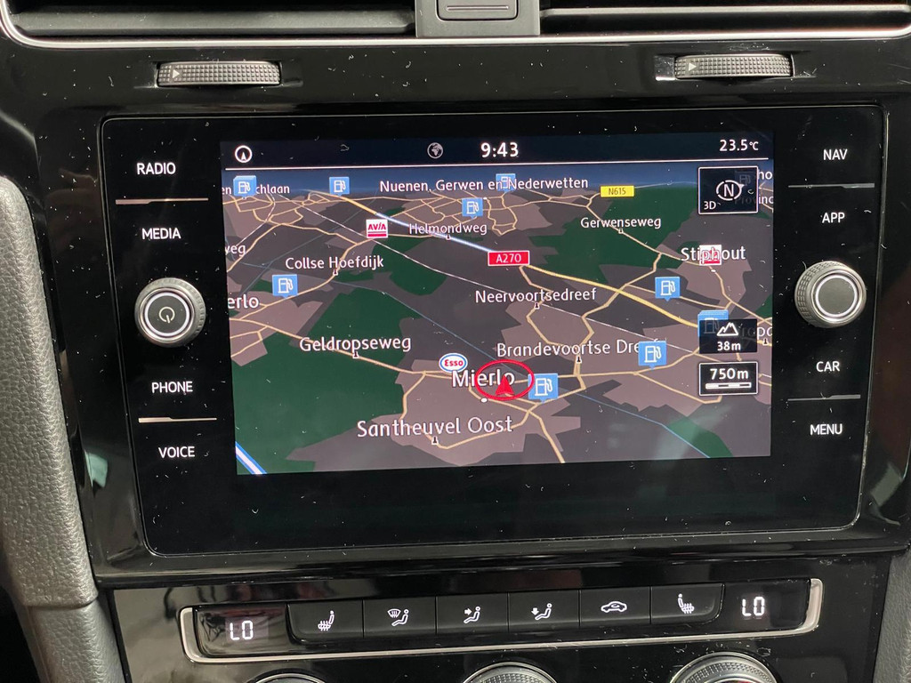 Volkswagen Golf 7.5 FACELIFT 1.5 TSI 150PK R-LINE Highline NAVI MATRIX LED 37