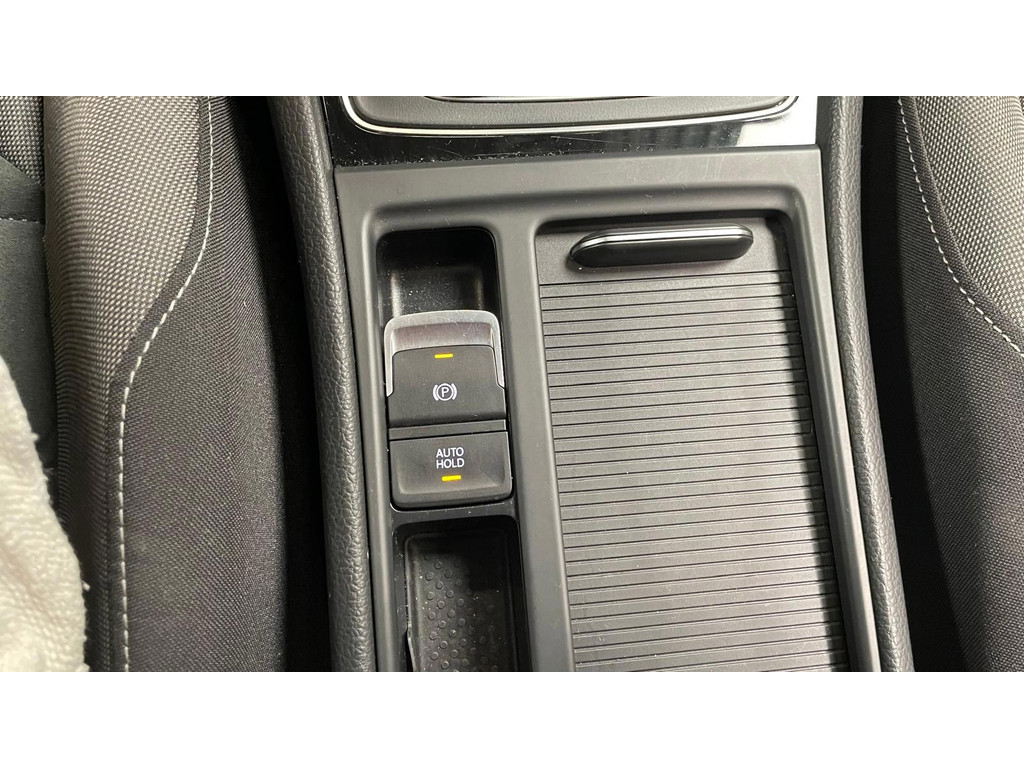 Volkswagen Golf 7.5 FACELIFT 1.5 TSI 150PK R-LINE Highline NAVI MATRIX LED 46