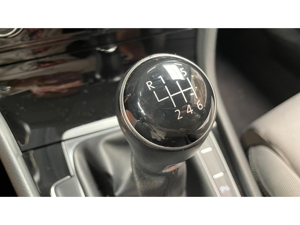 Volkswagen Golf 7.5 FACELIFT 1.5 TSI 150PK R-LINE Highline NAVI MATRIX LED 48