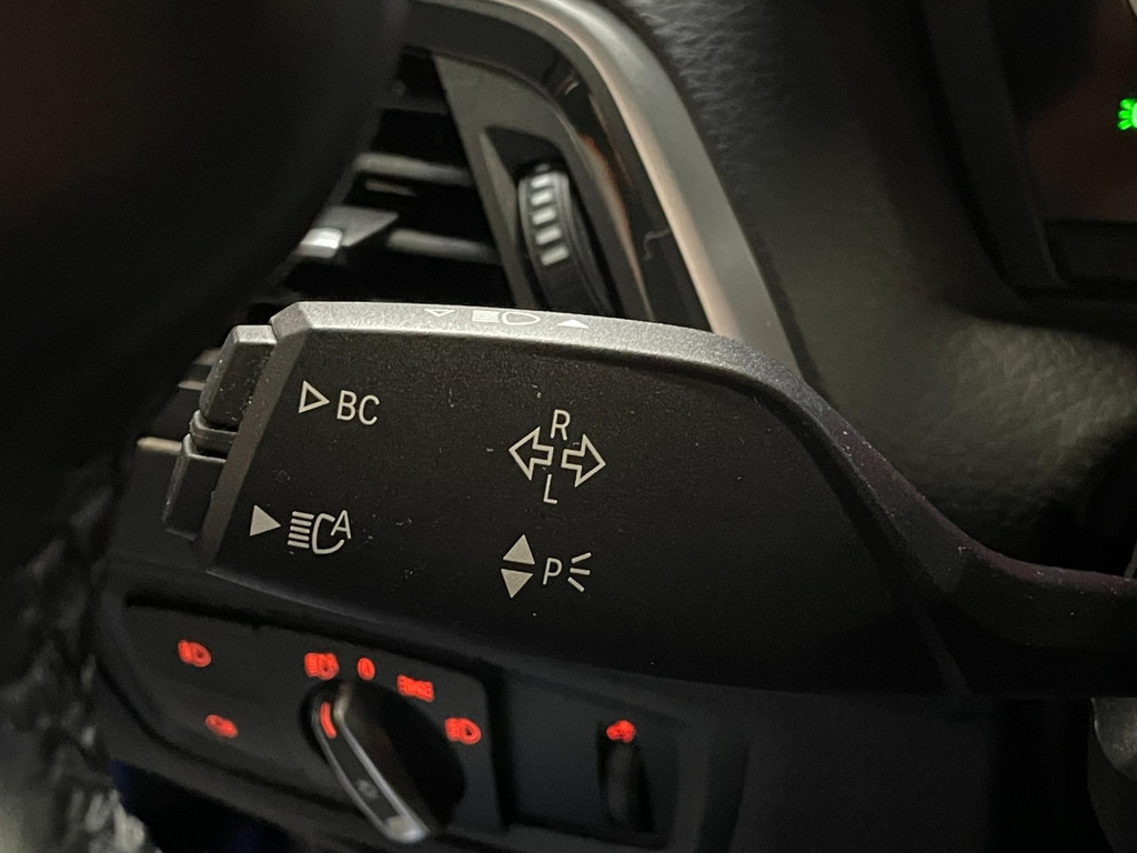 BMW 1-serie 118i Edition M Sport Shadow CARPLAY High Executive 37