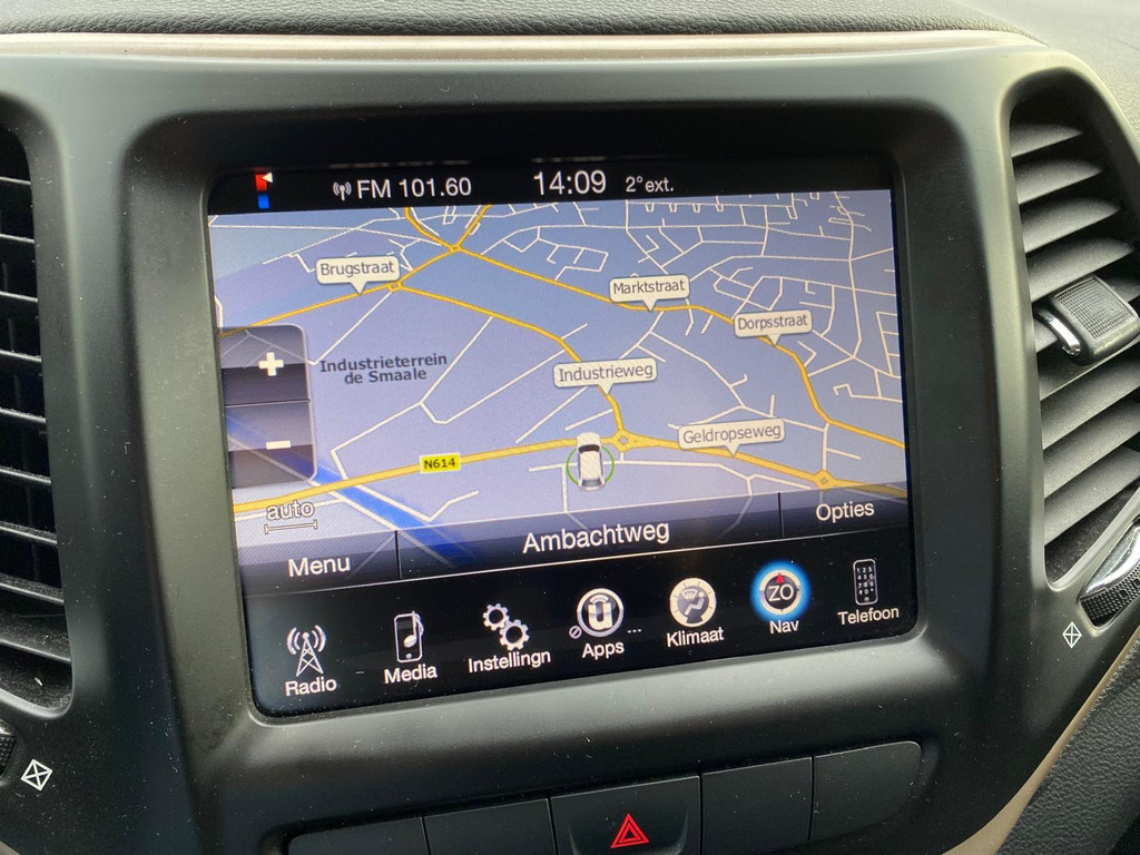 Jeep Cherokee 2.4 LATITUDE NAVI AIRCO Camera 32