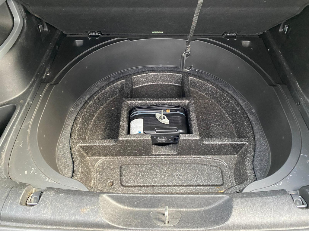 Jeep Cherokee 2.4 LATITUDE NAVI AIRCO Camera 44