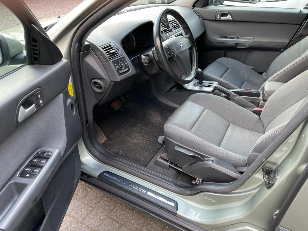 Volvo V50 2.4 AIRCO 140 PK YOUNGTIMER/TREKHAAK/AUTOMAAT 18