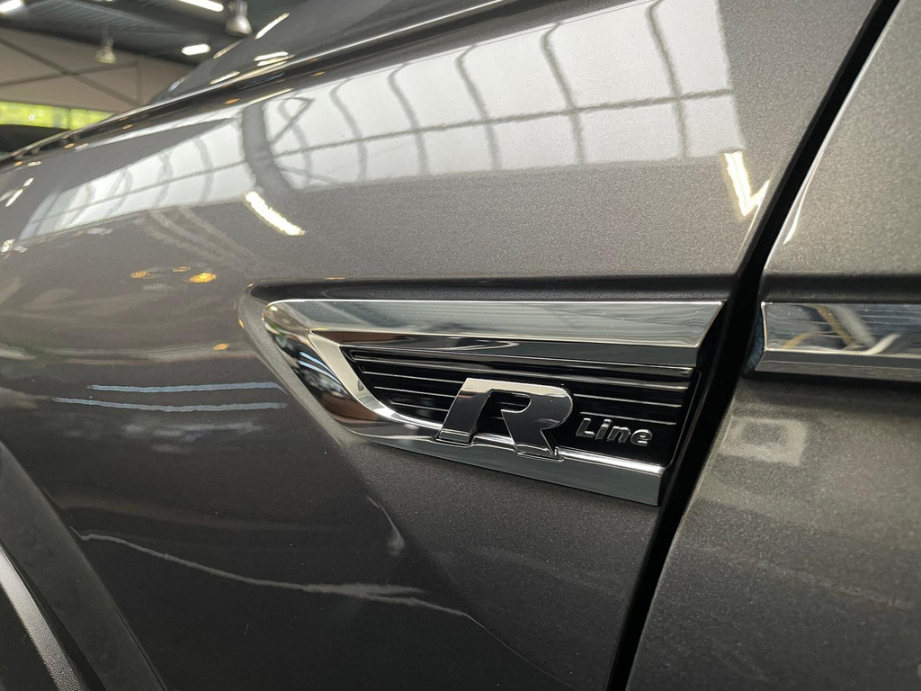 Volkswagen Tiguan 2.0 TSI 4Motion Highline 2x R-LINE PANODAK 21