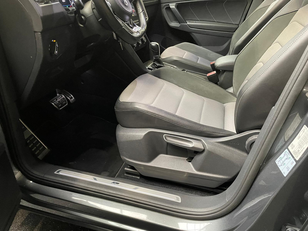 Volkswagen Tiguan 2.0 TSI 4Motion Highline 2x R-LINE PANODAK 31
