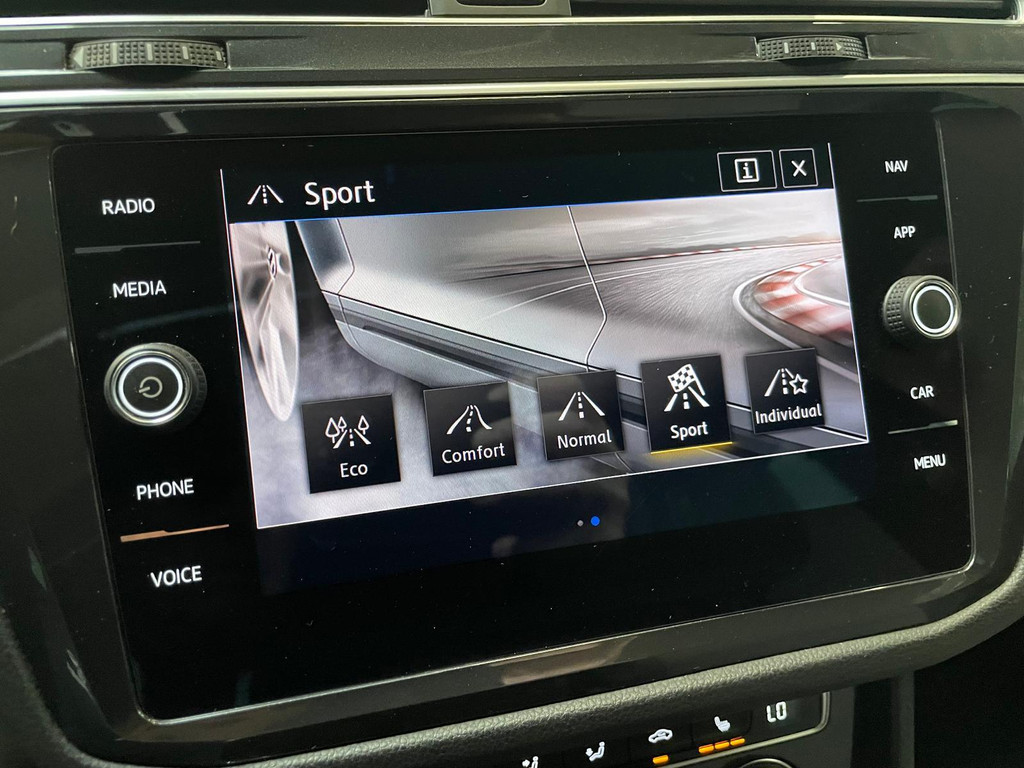 Volkswagen Tiguan 2.0 TSI 4Motion Highline 2x R-LINE PANODAK 54
