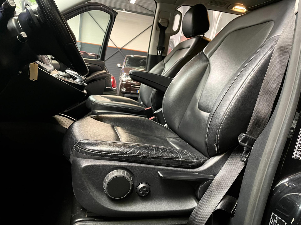 Mercedes-Benz V-klasse 220d Lang DC LEER NAVI 2x SCHUIFD 165 PK 47