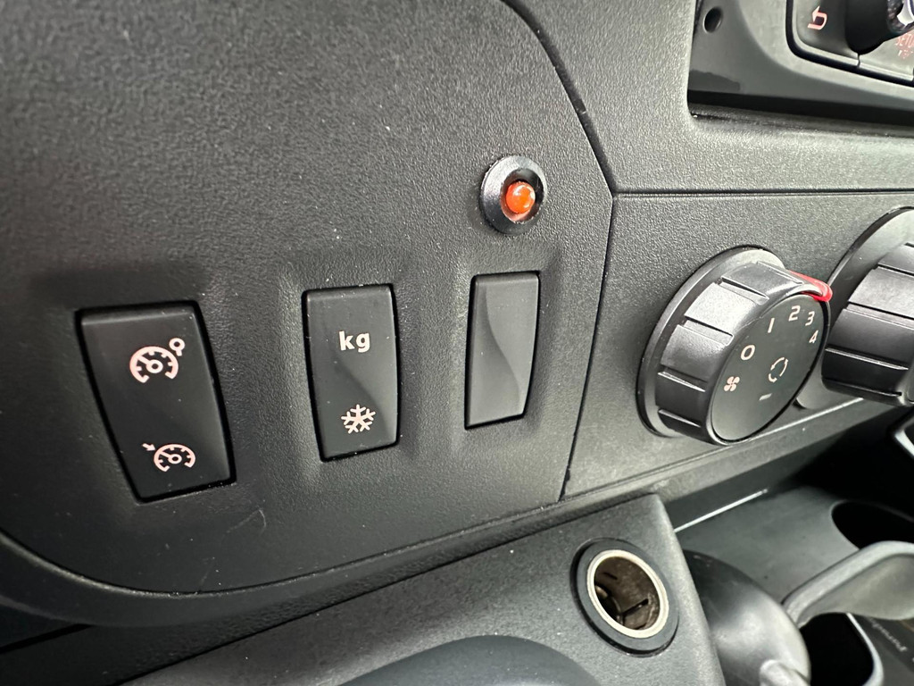 Renault Master T35 2.3 dCi L3H2 Eco 2x AIRCO AUTOMAAT NAVI 24