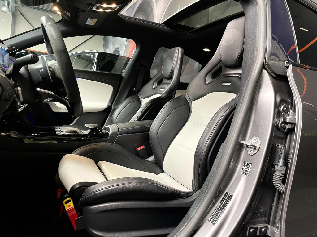 Mercedes-Benz CLA-klasse AMG 35 4MATIC Premium Plus PANO 37