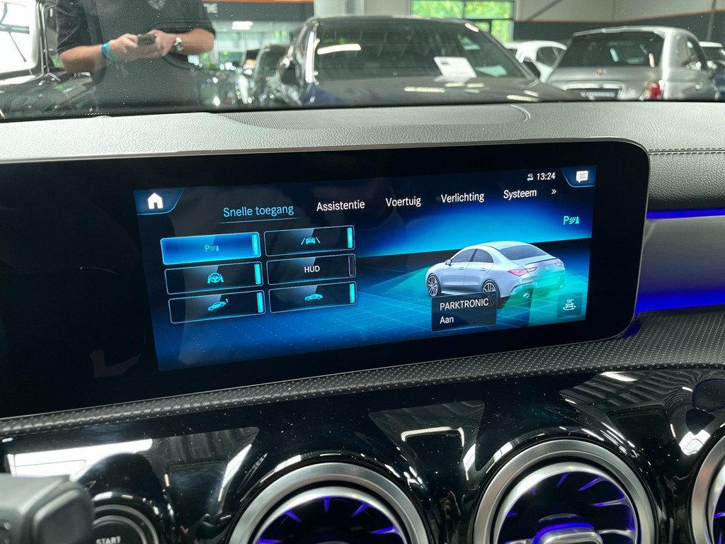 Mercedes-Benz CLA-klasse AMG 35 4MATIC Premium Plus PANO 58