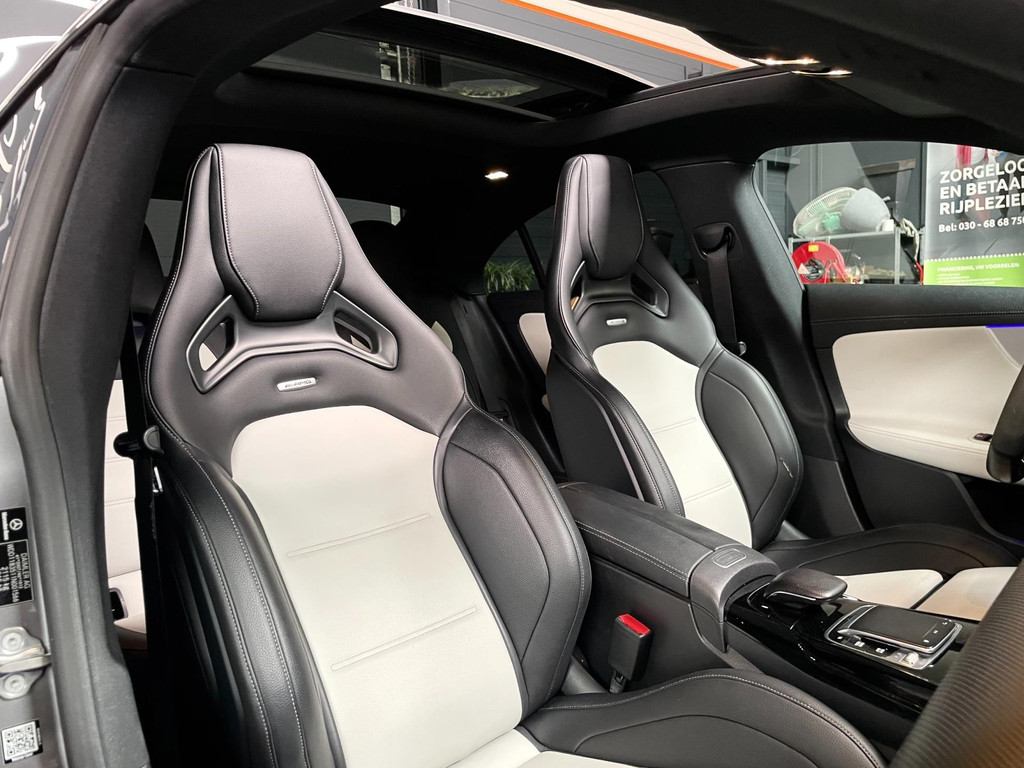Mercedes-Benz CLA-klasse AMG 35 4MATIC Premium Plus PANO 74