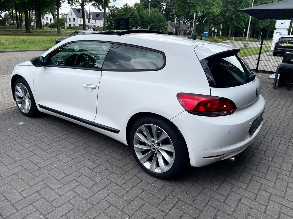 Volkswagen Scirocco 2.0 TSI Highline Plus 250 PK PANO NAVI AIRCO 18