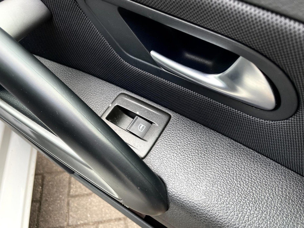 Volkswagen Scirocco 2.0 TSI Highline Plus 250 PK PANO NAVI AIRCO 18