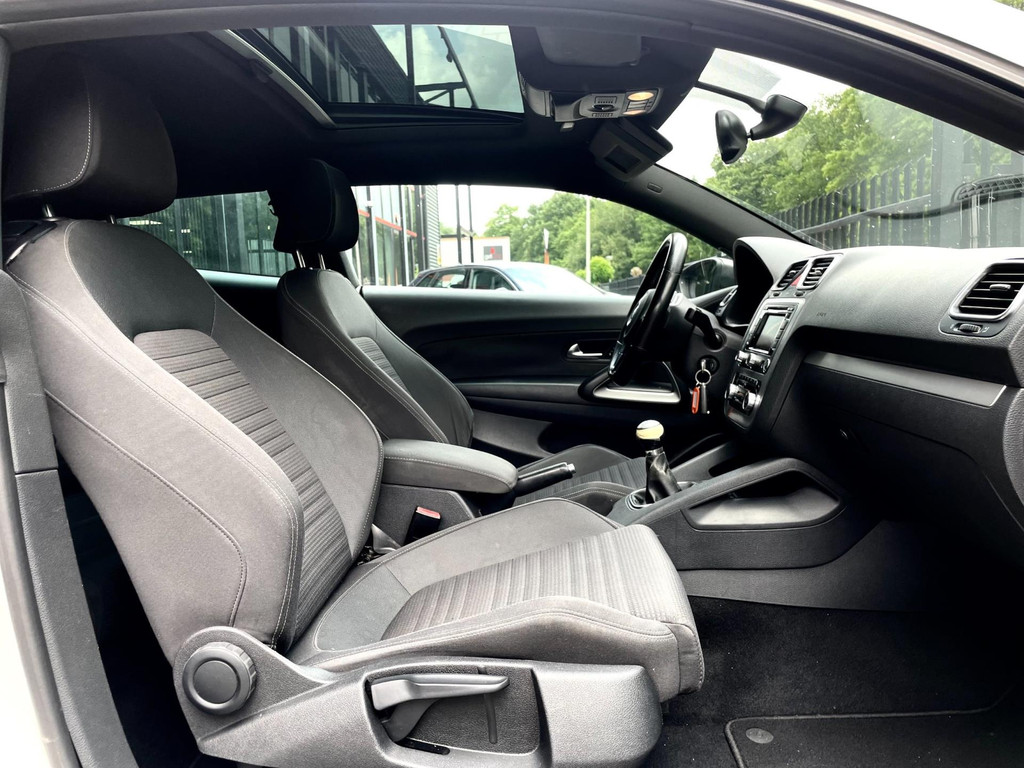 Volkswagen Scirocco 2.0 TSI Highline Plus 250 PK PANO NAVI AIRCO 18