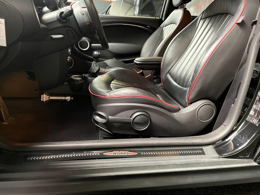 Mini Mini 1.6 John Cooper Works 211 PK 1e eigenaar NAP LEER 24