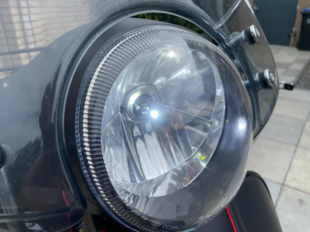 Vespa Scooter GTS 300 ABS ALARM 4541 KM Akraprovic uitlaat 12