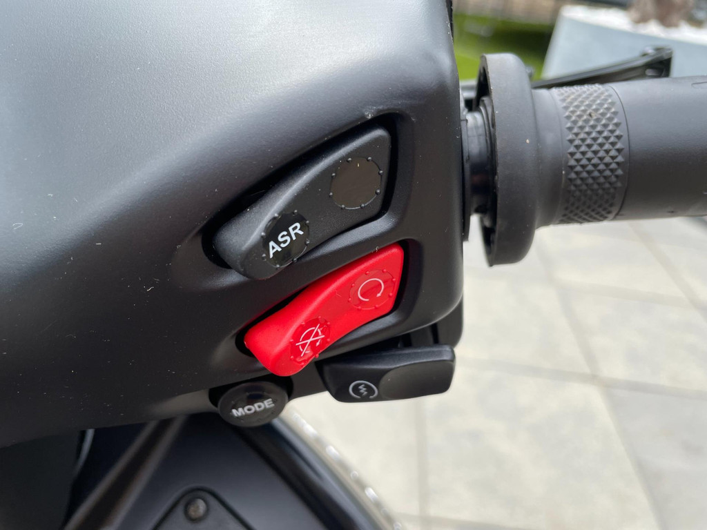 Vespa Scooter GTS 300 ABS ALARM 4541 KM Akraprovic uitlaat 19