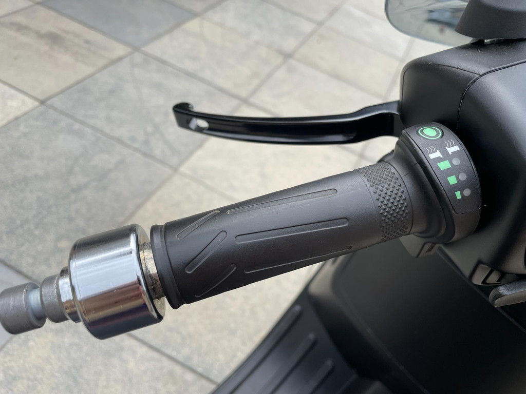 Vespa Scooter GTS 300 ABS ALARM 4541 KM Akraprovic uitlaat 20