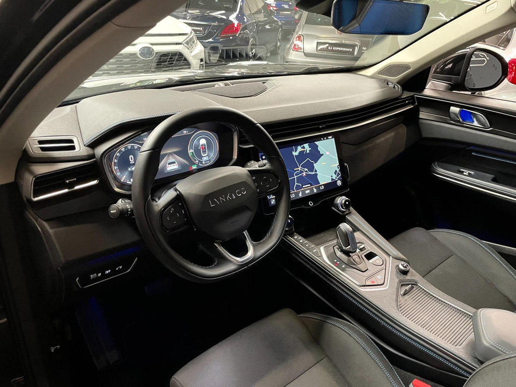 Lynk & Co 01 1.5 Panoramadak / 360 cam / ACC / CarPlay / Black Edition / BTW / 261 PK 39