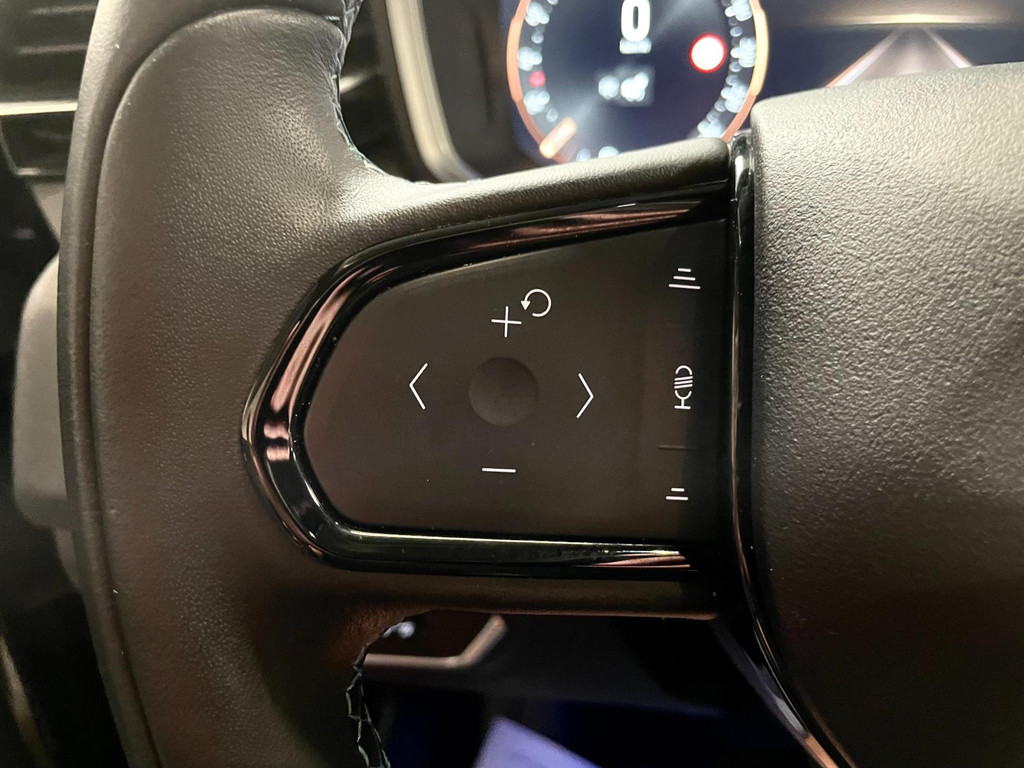 Lynk & Co 01 1.5 Panoramadak / 360 cam / ACC / CarPlay / Black Edition / BTW / 261 PK 40