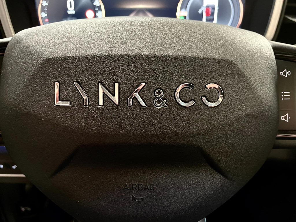 Lynk & Co 01 1.5 Panoramadak / 360 cam / ACC / CarPlay / Black Edition / BTW / 261 PK 43
