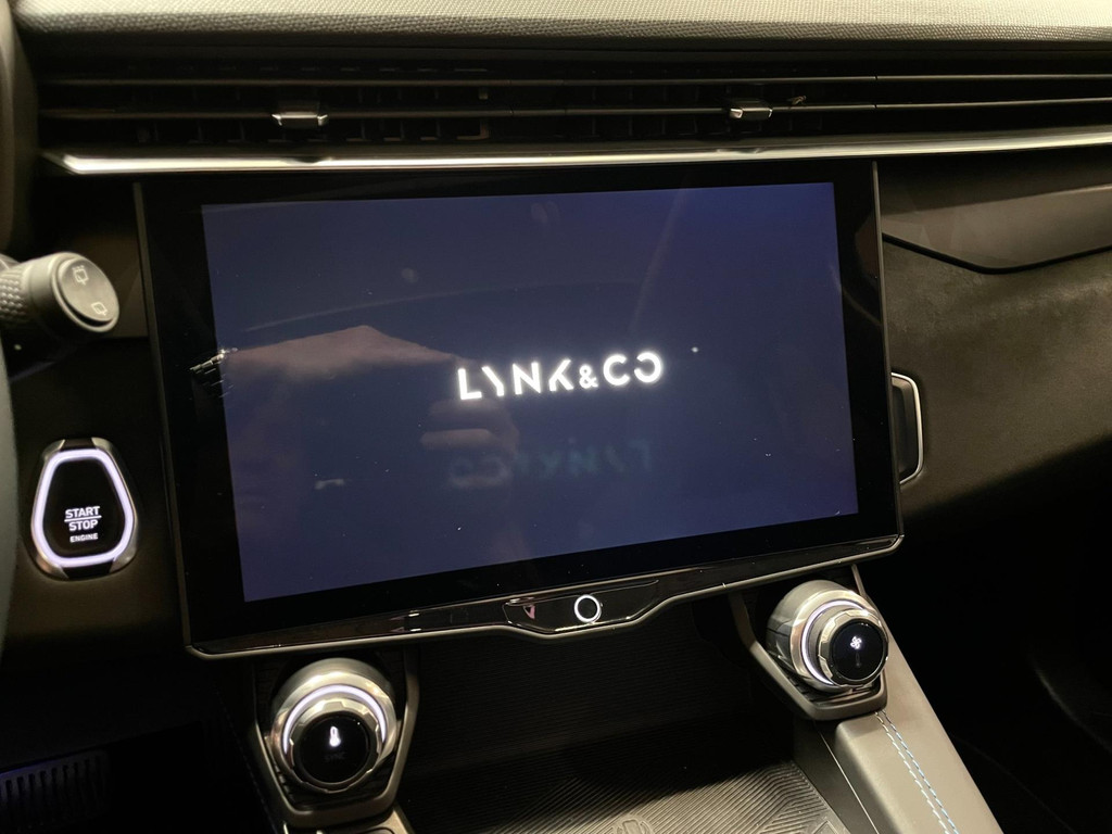 Lynk & Co 01 1.5 Panoramadak / 360 cam / ACC / CarPlay / Black Edition / BTW / 261 PK 55