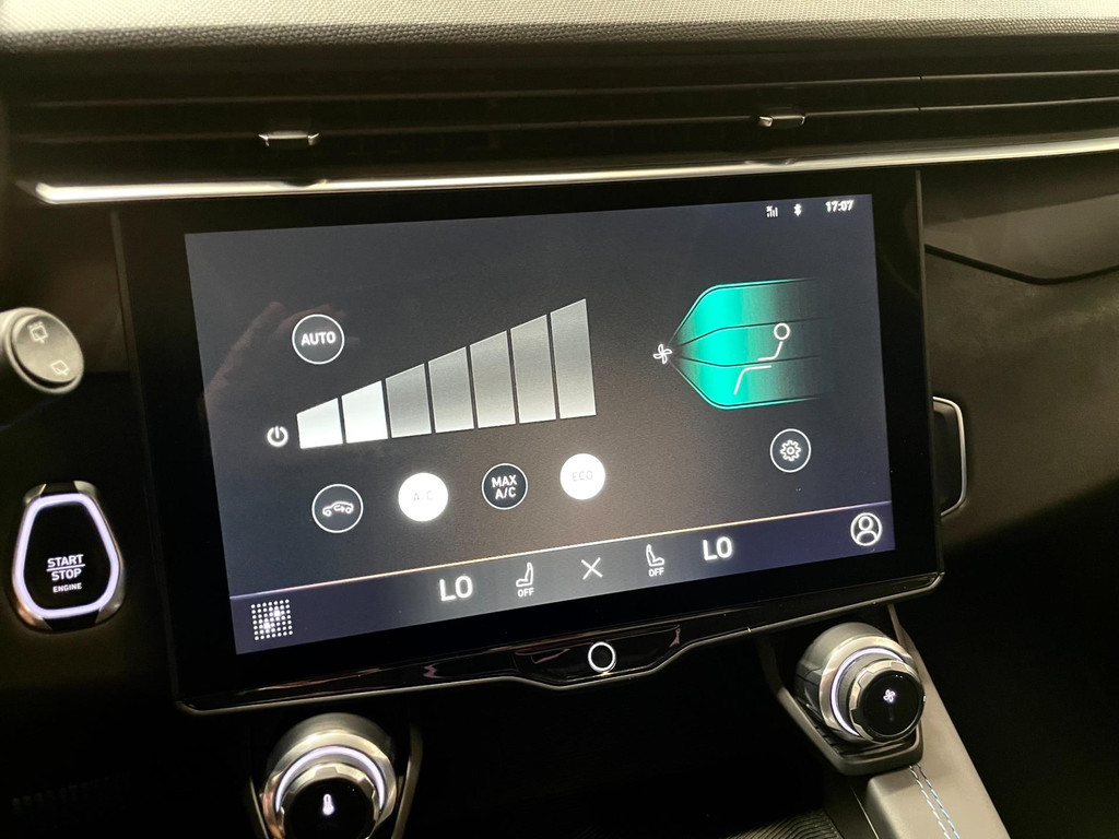 Lynk & Co 01 1.5 Panoramadak / 360 cam / ACC / CarPlay / Black Edition / BTW / 261 PK 64