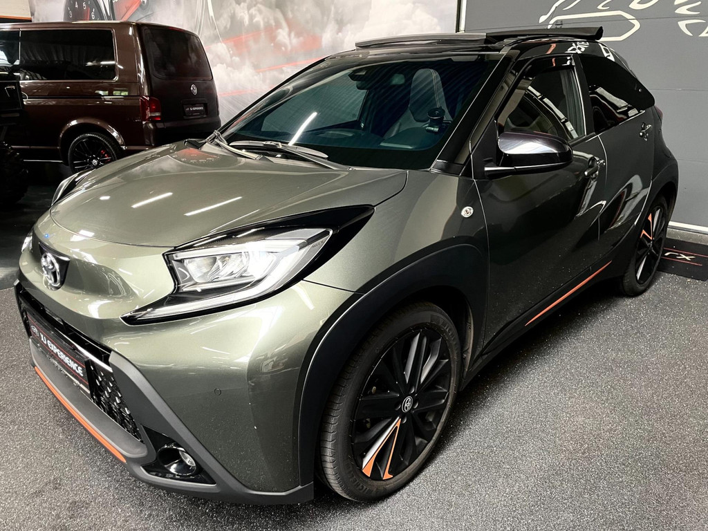 Toyota Aygo X 1.0 VVT-i S-CVT LIMITED NAVY CABRIO CAMERA 2